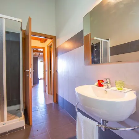 Apartment Arolo Sleeps 3 Pool Wifi *