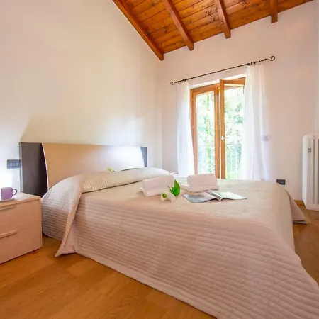Apartment Arolo Sleeps 3 Pool Wifi *